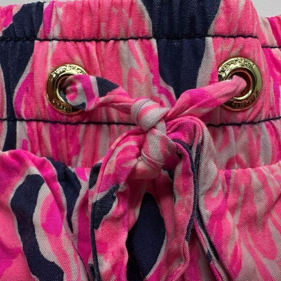 Lilly Pulitzer - Katia Shorts: "High Tide Navy Via Amor" Small - Picture 10 of 10